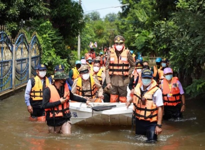 <strong>อ่านเพิ่มเติมเกี่ยวกับ</strong><br>นายอำพน กิตติอำพน องคมนตรี เชิญสิ่งของพระราชทานมอบแก่ประชาชนผู้ประสบอุทกภัย จังหวัดขอนเเก่น นายอำพน กิตติอำพน องคมนตรี เชิญสิ่งของพระราชทานมอบแก่ประชาชนผู้ประสบอุทกภัย จังหวัดขอนเเก่น