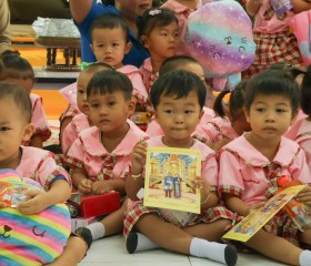 พระบาทสมเด็จพระเจ้าอยู่หัว และสมเด็จพระนางเจ้า ฯ ... พารามิเตอร์รูปภาพ 13