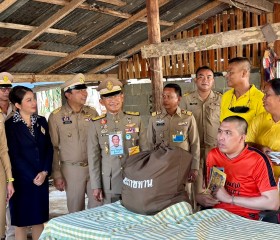 พระบาทสมเด็จพระเจ้าอยู่หัว ทรงพระกรุณาโปรดเกล้าฯ ให้ พลเอก ... พารามิเตอร์รูปภาพ 18