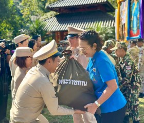 นายพลากร สุวรรณรัฐ องคมนตรี นายกมูลนิธิราชประชานุเคราะห์ฯ ... พารามิเตอร์รูปภาพ 6