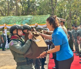 นายพลากร สุวรรณรัฐ องคมนตรี นายกมูลนิธิราชประชานุเคราะห์ฯ ... พารามิเตอร์รูปภาพ 4