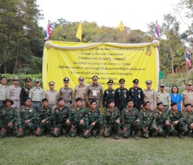 นายพลากร สุวรรณรัฐ องคมนตรี นายกมูลนิธิราชประชานุเคราะห์ฯ ... พารามิเตอร์รูปภาพ 12