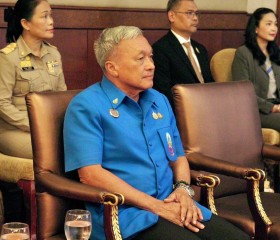 พลเรือเอก พงษ์เทพ หนูเทพ องคมนตรี ... พารามิเตอร์รูปภาพ 10