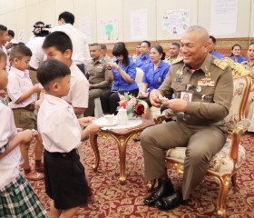 พลเรือเอก พงษ์เทพ หนูเทพ องคมนตรี ... พารามิเตอร์รูปภาพ 9