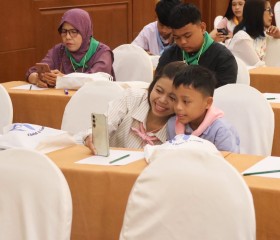 พลเรือเอก พงษ์เทพ หนูเทพ องคมนตรี ... พารามิเตอร์รูปภาพ 20