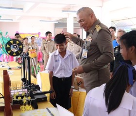 พลเรือเอก พงษ์เทพ หนูเทพ องคมนตรี ประธานกรรมการบริหาร ... พารามิเตอร์รูปภาพ 3