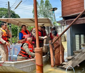 พระบาทสมเด็จพระเจ้าอยู่หัว ทรงพระกรุณาโปรดเกล้าฯ ให้ พลเอก ... พารามิเตอร์รูปภาพ 17