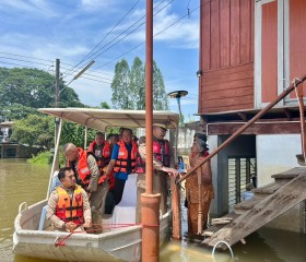 พระบาทสมเด็จพระเจ้าอยู่หัว ทรงพระกรุณาโปรดเกล้าฯ ให้ พลเอก ... พารามิเตอร์รูปภาพ 18