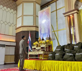 พระบาทสมเด็จพระเจ้าอยู่หัว ทรงพระกรุณาโปรดเกล้าฯ ให้ พลเอก ... พารามิเตอร์รูปภาพ 3