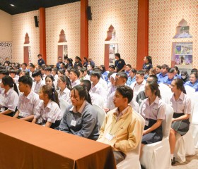 พลเรือเอก พงษ์เทพ หนูเทพ องคมนตรี ... พารามิเตอร์รูปภาพ 2