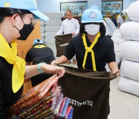 พลเรือเอก พงษ์เทพ หนูเทพ องคมนตรี ... พารามิเตอร์รูปภาพ 18