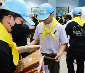 พลเรือเอก พงษ์เทพ หนูเทพ องคมนตรี ... พารามิเตอร์รูปภาพ 19