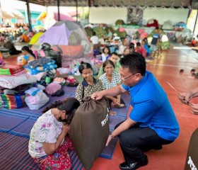 นายประภาส ศรีจันทร์เวียง รองผู้ว่าราชการจังหวัดสุรินทร์ ... พารามิเตอร์รูปภาพ 8