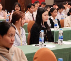 พลเรือเอก พงษ์เทพ หนูเทพ องคมนตรี ... พารามิเตอร์รูปภาพ 30