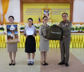พระบาทสมเด็จพระเจ้าอยู่หัว ทรงพระกรุณาโปรดเกล้าฯ ให้ พลเอก ... พารามิเตอร์รูปภาพ 10