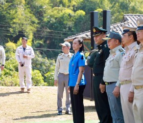 นายพลากร สุวรรณรัฐ องคมนตรี นายกมูลนิธิราชประชานุเคราะห์ฯ ... พารามิเตอร์รูปภาพ 7