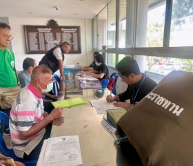 นายวิลาศ รุจิวัฒนพงศ์ รองประธานฝ่ายบรรเทาทุกข์ ... พารามิเตอร์รูปภาพ 1