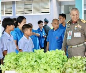 พลเรือเอก พงษ์เทพ หนูเทพ องคมนตรี ... พารามิเตอร์รูปภาพ 4