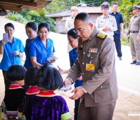 พระบาทสมเด็จพระเจ้าอยู่หัว ทรงพระกรุณา ... พารามิเตอร์รูปภาพ 5