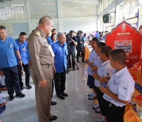 พลเรือเอก พงษ์เทพ หนูเทพ องคมนตรี ... พารามิเตอร์รูปภาพ 1