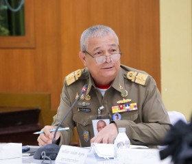 นายพลากร สุวรรณรัฐ องคมนตรี ... พารามิเตอร์รูปภาพ 3