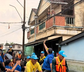 นายพลากร สุวรรณรัฐ องคมนตรี นายกมูลนิธิราชประชานุเคราะห์ฯ ... พารามิเตอร์รูปภาพ 14