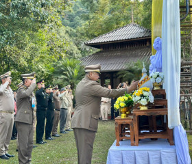 นายพลากร สุวรรณรัฐ องคมนตรี นายกมูลนิธิราชประชานุเคราะห์ ... พารามิเตอร์รูปภาพ 23