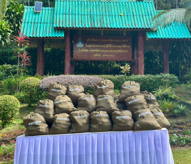 นายพลากร สุวรรณรัฐ องคมนตรี นายกมูลนิธิราชประชานุเคราะห์ ... พารามิเตอร์รูปภาพ 26